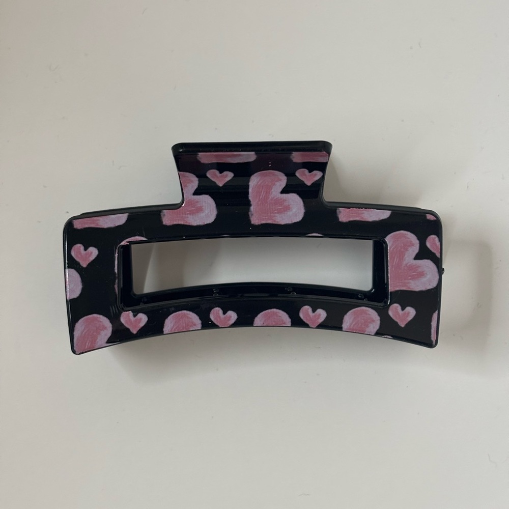 Heart Print Hair Clips Set of 3đź©· - Picture 3 of 3